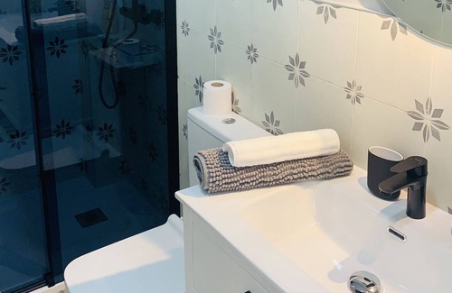 El Pilar Apartment | Spacious flat for 2 persons