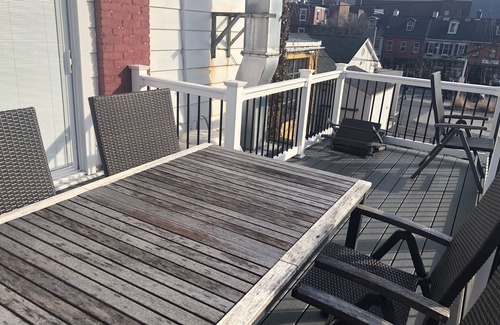 Historic Downtown Lancaster Apartment | Spacious Fully Furnished Apartment, over 2100 sq ft
