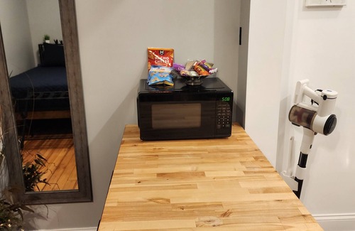 Downtown Apartment | Spacious Fully Renovated Apt, near State Capitol Bldg, Downtown Topeka, I-70