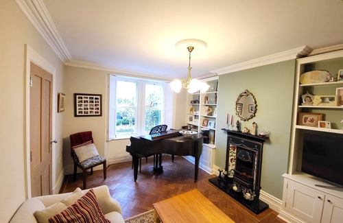 Claddagh House | Spacious Galway City House
