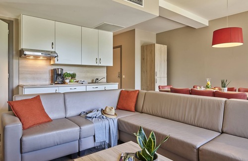 Westende Apartment | Spacious holiday apartment with balcony for 8 persons