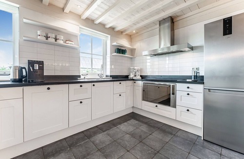 Municipality of Heiloo House | Spacious Holiday home De Pauwenhof