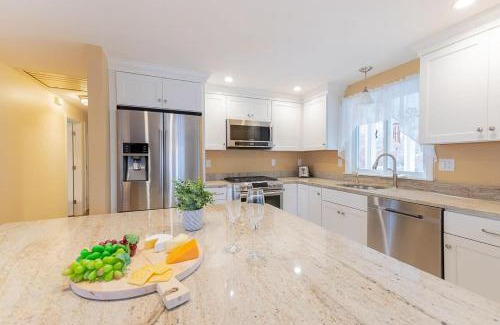 Brewster House | Spacious Home by Beach Dog Welcome
