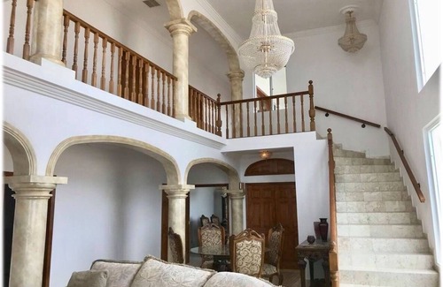 Villas de Las Palmas House | Spacious Home Great for a Family Vacation Right on the Beach!