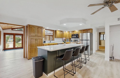 Lake Delton House | Spacious Home In the Heart of Wisconsin Dells, with WIFI & Gas Grill