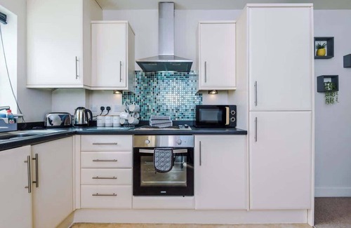 Crewe House | Spacious home, ideal for professionals, sleeps 8!