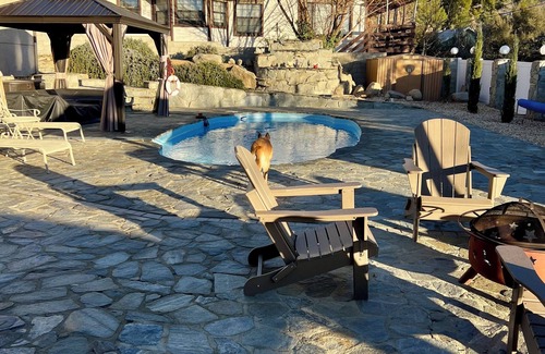 Kernville House | Spacious Home, Refreshing Unheated pool, Near the Kern River, EV charger