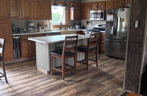 Oshkosh House | Spacious Home that is close to EAA and Shopping.