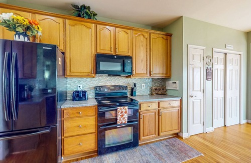 Sykesville House | Spacious home with enclosed yard, deck, children's items, full kitchen, & W/D