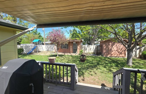 Emmett House | spacious home with huge kitchen in the heart of Emmett kid friendly