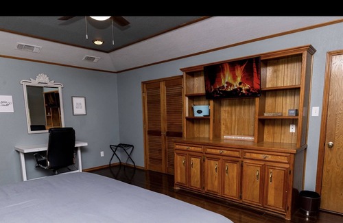 Lubbock House | Spacious home with huge projection screen 8’x12’ in basement. 5 person hot tub.