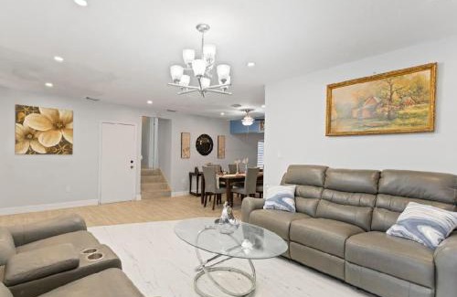 Miami Gardens House | Spacious Home With King Bed Near Stadium