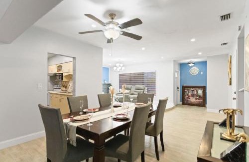 Miami Gardens House | Spacious Home With King Bed Near Stadium