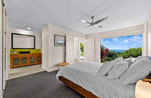 Dromana House | Spacious home with ocean views