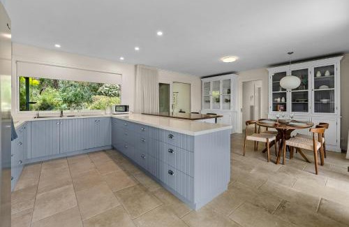 Dromana House | Spacious home with ocean views