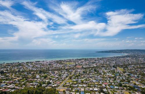 Dromana House | Spacious home with ocean views