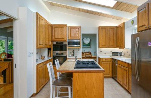 North Vancouver House | Spacious House
