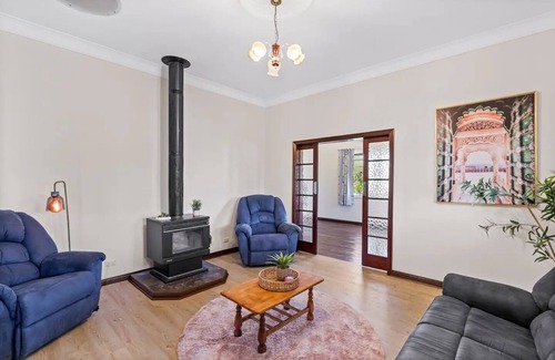 Drayton House | Spacious house in Drayton. Netflix, acreage Pets