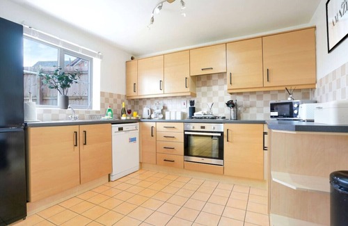 Milton Malsor House | Spacious House - Parking - Garden - Wifi - SmartTV