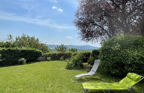 Lichtenfels House | Spacious house with garden and magnificent views of the Upper Main Valley