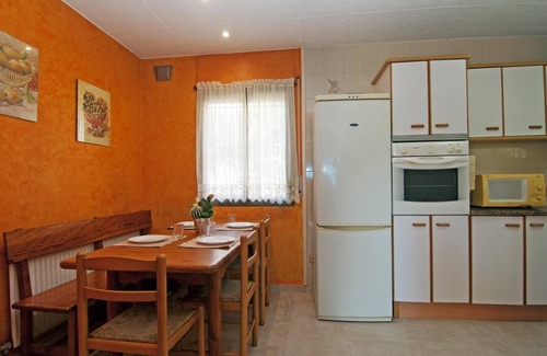 L'Escala Villa | Spacious house with private pool and barbecue