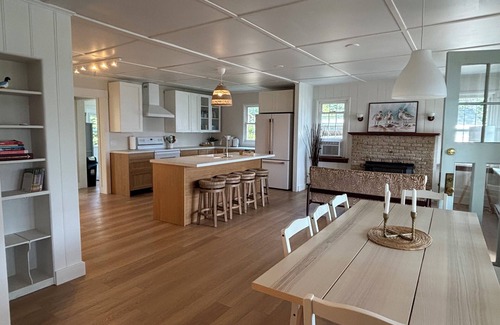 Hunts Point Cottage | Spacious Hunts Point cottage. Fenced garden/pet-friendly. Seconds walk to beach!
