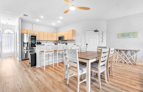Indian Shores Condo | Spacious Intracoastal Condo - 3 min walk to the beach!