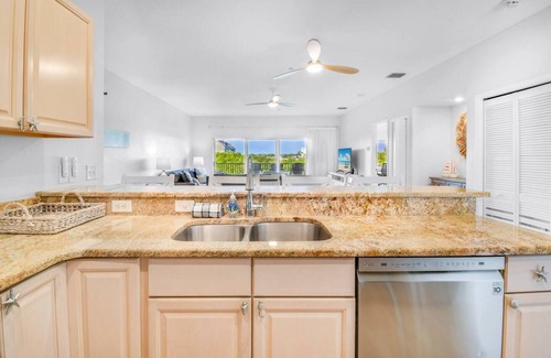 Indian Shores Condo | Spacious Intracoastal Condo - 3 min walk to the beach!