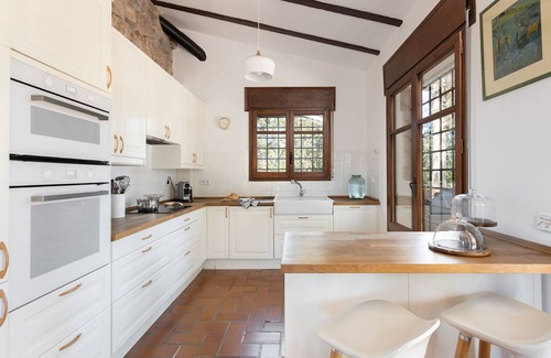 Castellvi de Rosanes House | Spacious Luxury Villa with Heated Pool, A/C, Near Barcelona, Vineyards & Golf