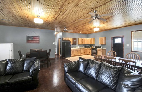 Sycamore Cabin | Spacious Lodge on 40 Acres!
