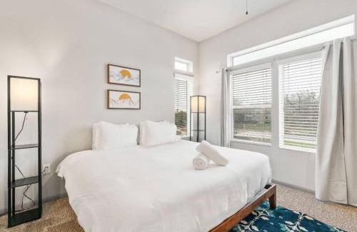 Montopolis Apartment | Spacious LUX 2BR 2B Unit in Austin with Pool!