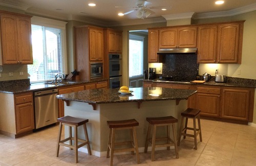 Santa Clarita House | Spacious Luxury Home Pool/Spa/Views