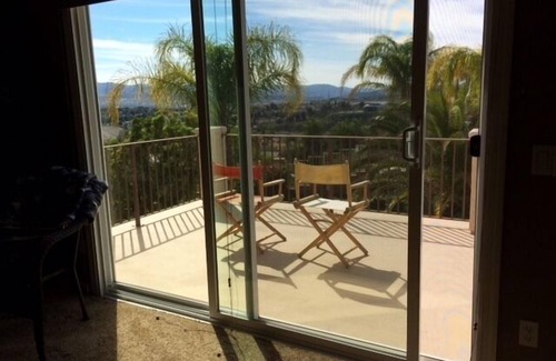 Santa Clarita House | Spacious Luxury Home Pool/Spa/Views