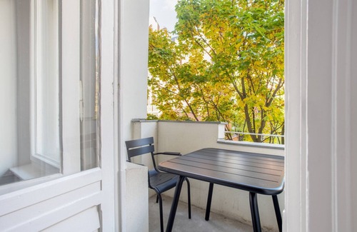 Mitte Apartment | Spacious Mitte 2BR nr Humboldthain, by Blueground