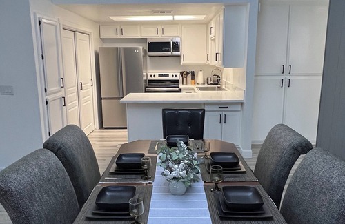 Fair Oaks House | Spacious, Modern, 2 Bedroom 2 Bathroom House