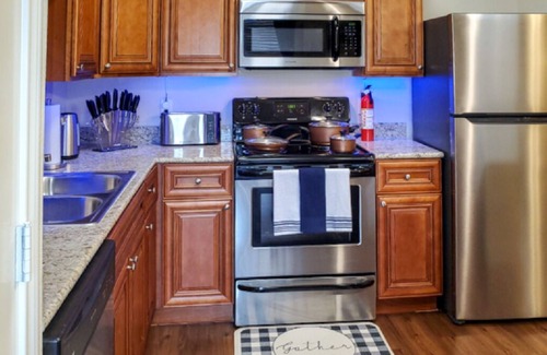 Redlick Apartment | Spacious & Modern 2 Bedroom