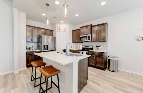 Troy House | Spacious Modern 5 beds House in Troy