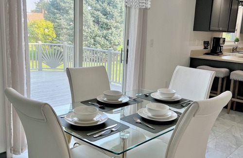 Rochester House | Spacious Modern Family Home - Prime Location