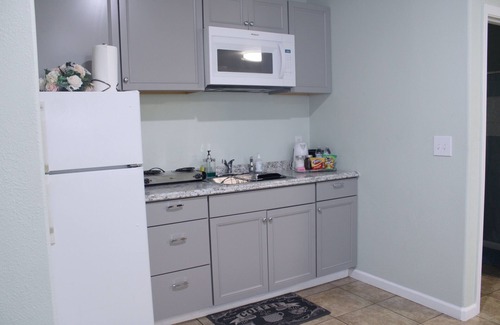 Tulare Apartment | Spacious Modern Studio with a private entrance nearby Sequoia N Park