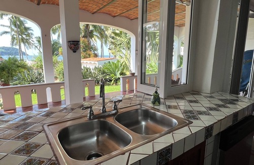 Rincon de Guayabitos Apartment | Spacious one bedroom oceanfront apartment