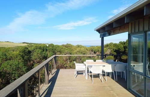 Smiths Beach House | Spacious ocean view beach house - sleeps 12