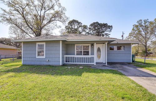 Orange House | Spacious Orange Rental about 3 Mi to Museums and Garden!