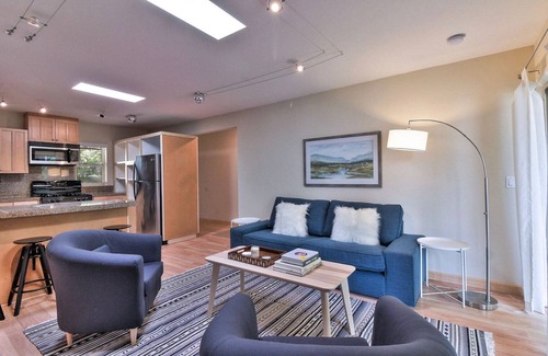 University South Apartment | Spacious Palo Alto 2BR w/Laundry, nr Shopping Center, by Blueground