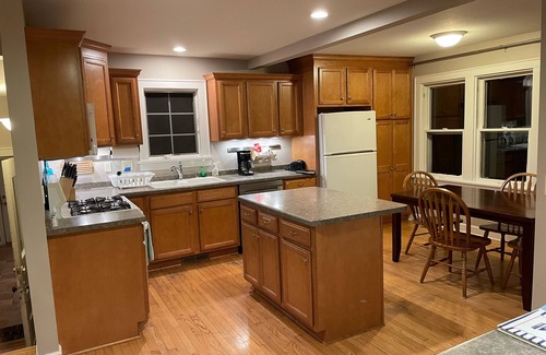 Village of Pewaukee House | Spacious Pewaukee Lake/Pier Access Home