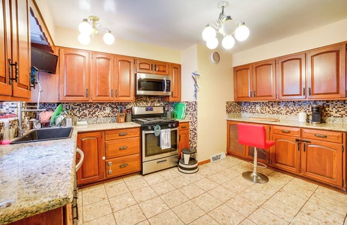 Wilkinsburg Cottage | Spacious Pittsburgh Rental: Walk to Frick Park!