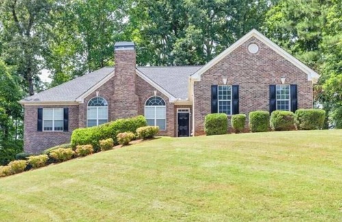 Braselton House | Spacious & private 4-bedroom home in the beautiful Manor homes of Chateau Elan!