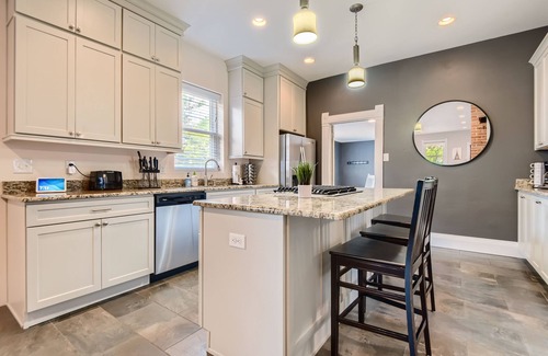Sunnyside House | Spacious private home in Lohi, Great Location, Large Backyard, Gameroom, Garage
