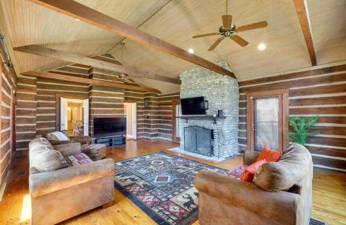 Harrods Creek House | Spacious Prospect Cottage with Deck and Scenic Views