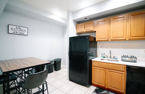 Park View House | Spacious, Relaxing & Gorgeous 5 Bed 4 Bath Entire House in DC!
