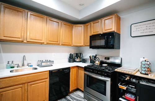 Park View House | Spacious, Relaxing & Gorgeous 5 Bed 4 Bath Entire House in DC!